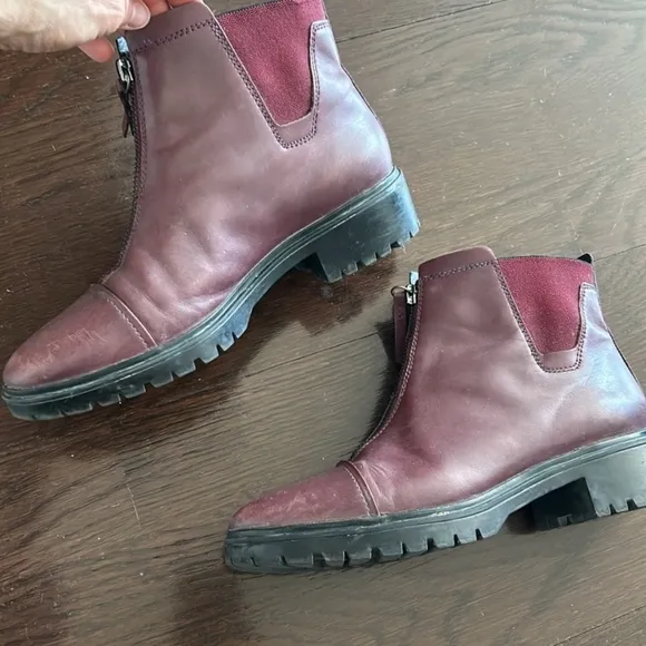 GEOX respira 100% 💯 leather boots so so comfortable! Paid 250$❗️