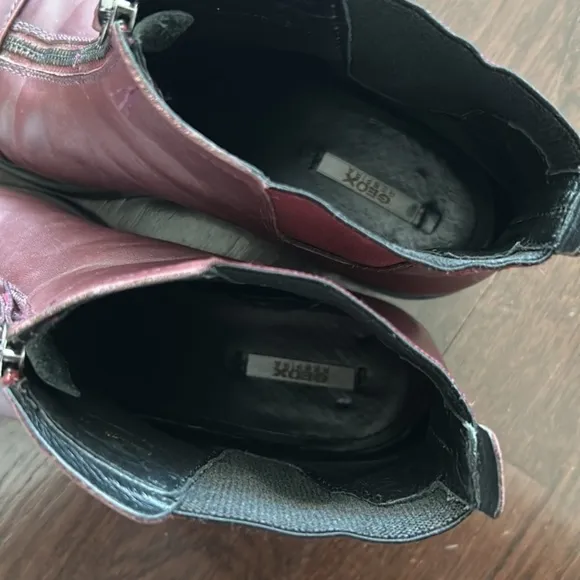 GEOX respira 100% 💯 leather boots so so comfortable! Paid 250$❗️