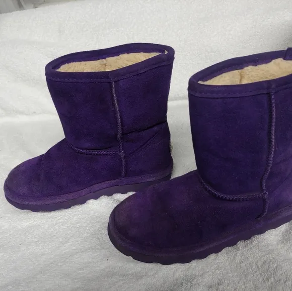 Girls BearPaw ugg like winter boot
