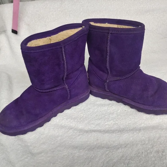 Girls BearPaw ugg like winter boot