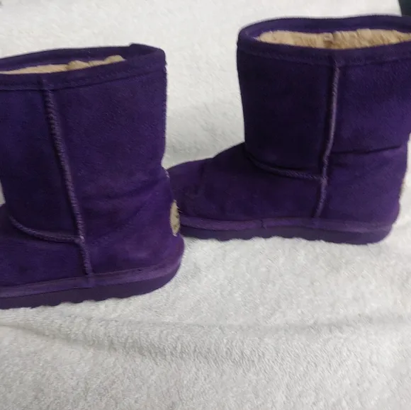 Girls BearPaw ugg like winter boot
