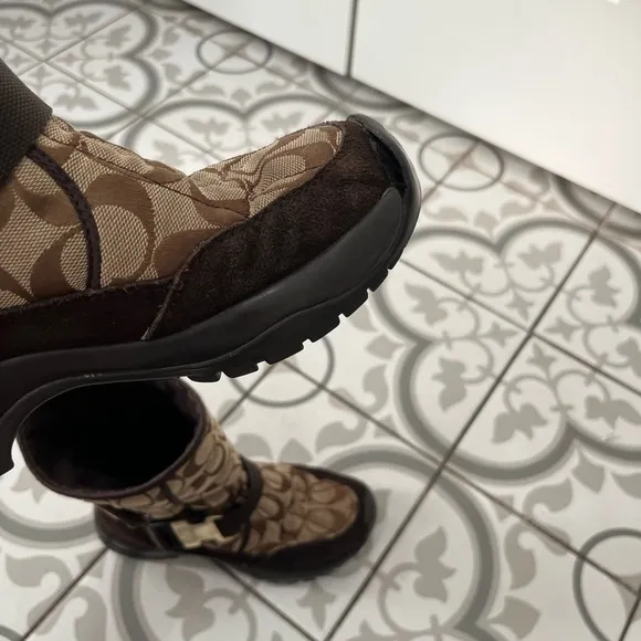 Girls Coach boots