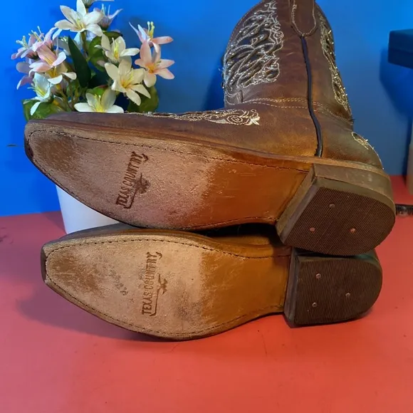 Girls leather boots SZ 2