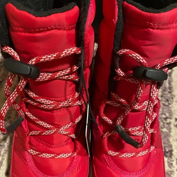 Girls Sorel whitney 11 short lace-up Winter boots size 5 pink