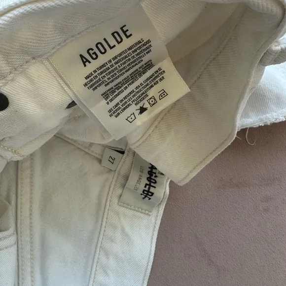 Great Condition AGOLDE 90s Pinch Waist Short in Porcelain Size 27