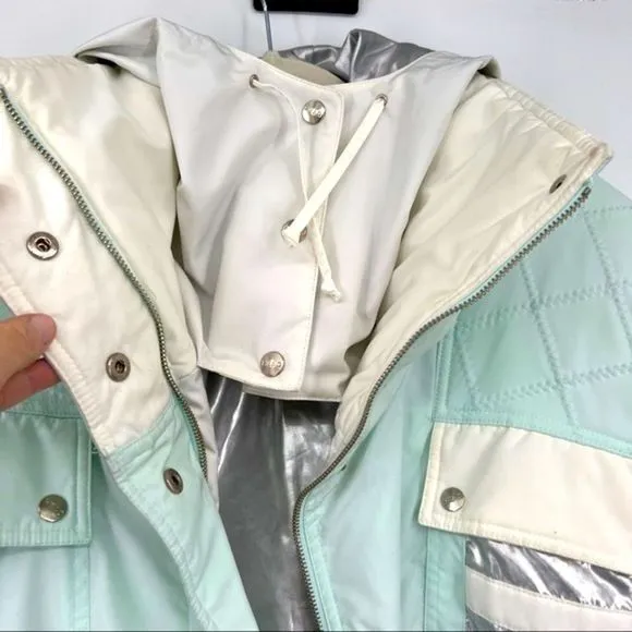 Head Coat Jacket Pastel Silver Ski Outerwear Quilting Detail Woman’s Size Large