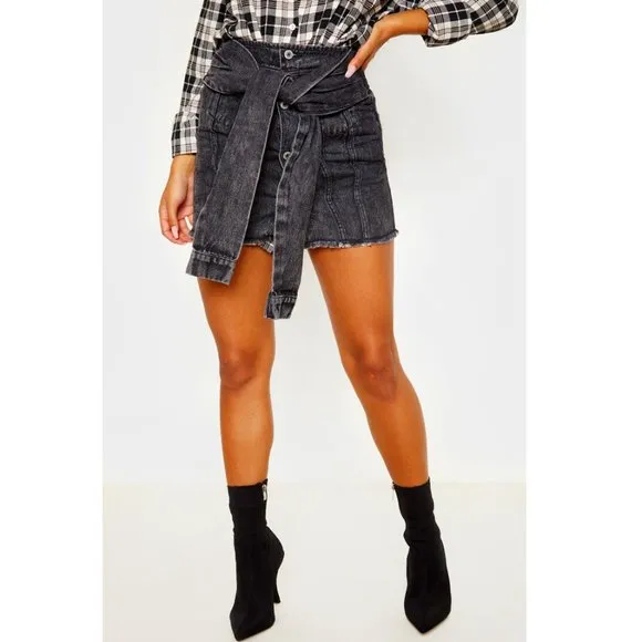 💥HOT ITEM💥Washed Black Tie Front Denim Skirt