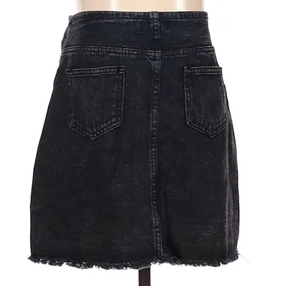 💥HOT ITEM💥Washed Black Tie Front Denim Skirt