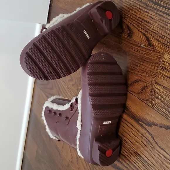 🎉🎉HP🎉🎉NWOT Hunter Rain/Snow Burgundy Boots with Fur Lining