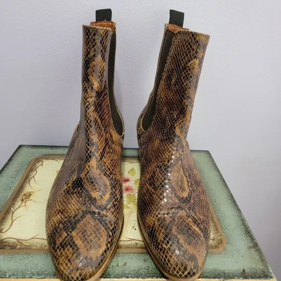 Hudson London Beryl Reptile Print Leather Boots Size 7