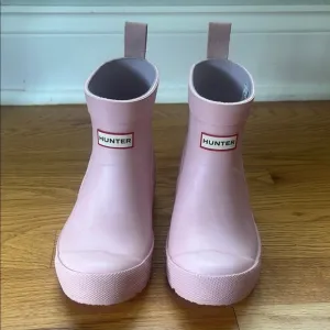 Hunter Pink Rain &amp; Snow Boots Ankle Height, BK Play Boot