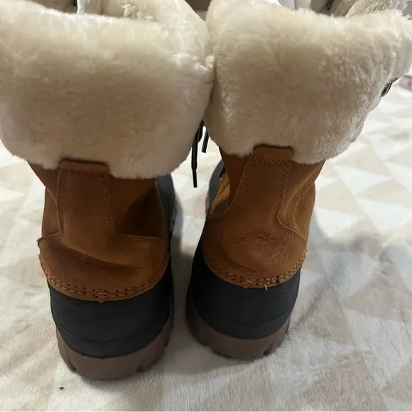J crew Perfect Winter boots with sherpa pecan camel
