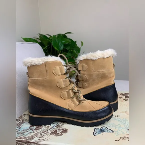 JBU Tan and Black Winter Rain Boots