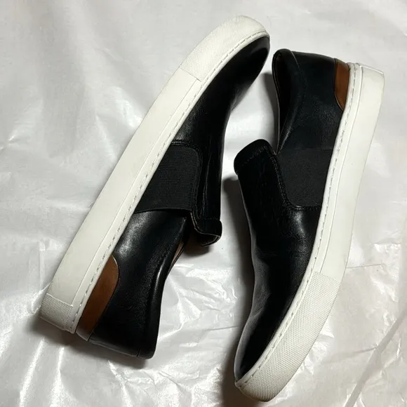 Johnston &amp; Murphy Banks black buttery soft leather slip on men’s shoes 10 1/2