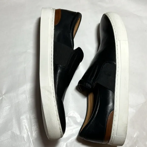 Johnston &amp; Murphy Banks black buttery soft leather slip on men’s shoes 10 1/2