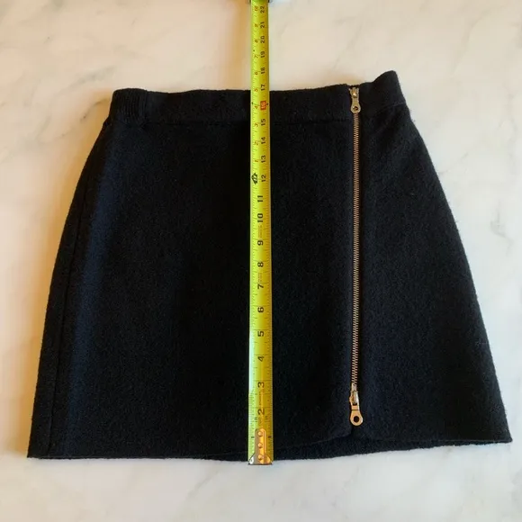 Joie Tyree Mini Skirt Caviar 100% Wool Sz S