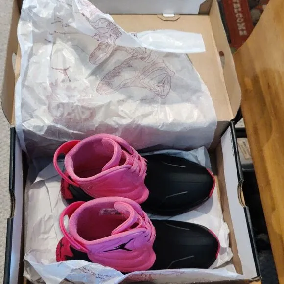 Jordan Drip 23 Pinksicle/black size 3y snow boots