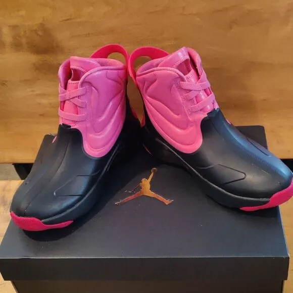 Jordan Drip 23 Pinksicle/black size 3y snow boots