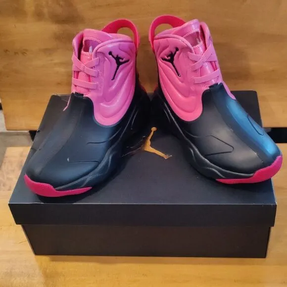 Jordan Drip 23 Pinksicle/black size 3y snow boots