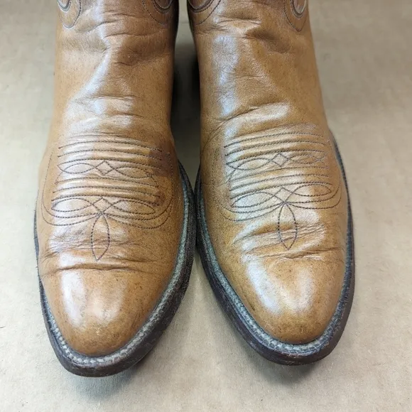 Justin Boots style 2530 men's 11.5B Tan distressed leather classic Western cowbo