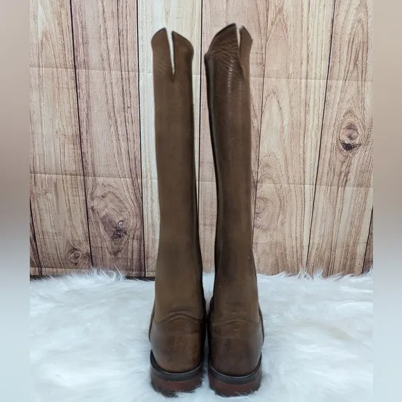 Justin women’s riding equestrian style boots size 6 1/2 B knee high leather