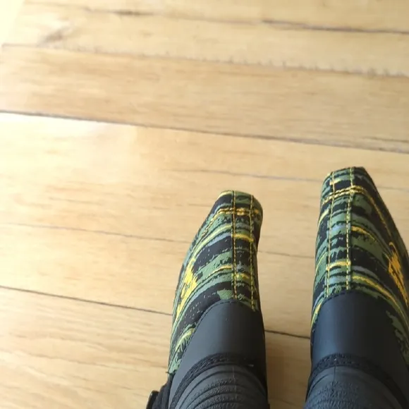 Kamik Kids' Black and Green Winter Boots