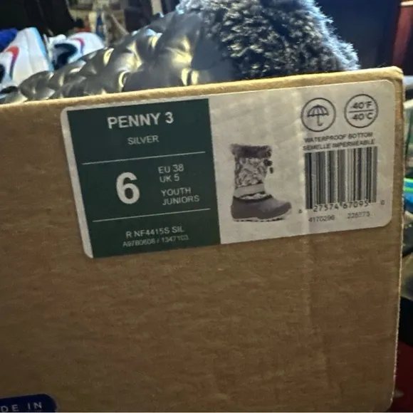 Kamik Penny Snow Winter Boots Little Girls Size 6 Shiny  Silver With Box
