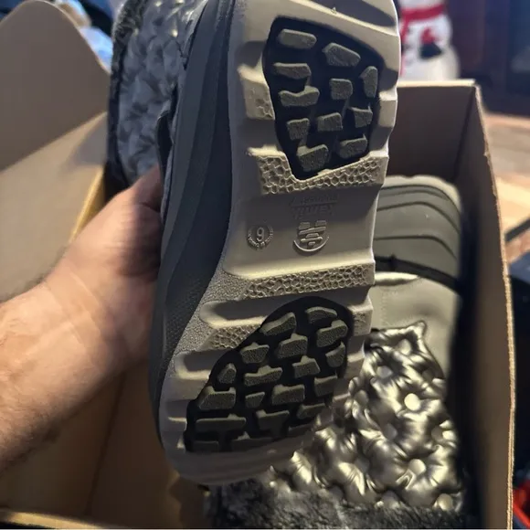 Kamik Penny Snow Winter Boots Little Girls Size 6 Shiny  Silver With Box