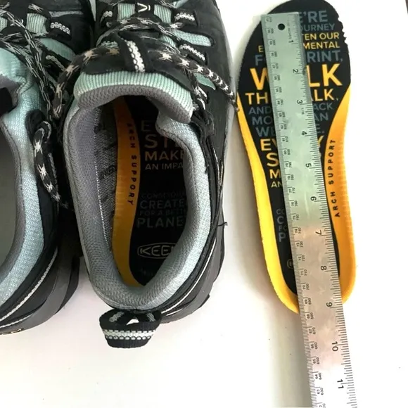 KEEN 7.5 Hiking Women’s Shoes Targhee II Voyageur or Circadia Athletic Shoe WP