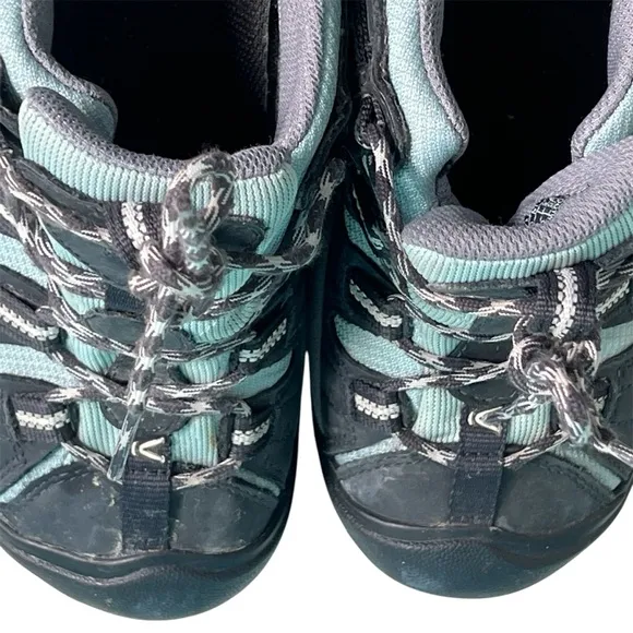 KEEN 7.5 Hiking Women’s Shoes Targhee II Voyageur or Circadia Athletic Shoe WP