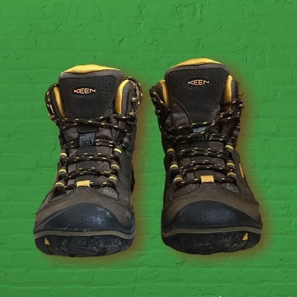 Keen Women Size 7 Hiking Boots (Durand 2)!