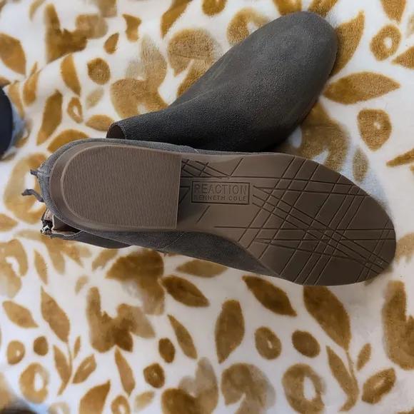 KENNETH COLE REACTION BOOTS