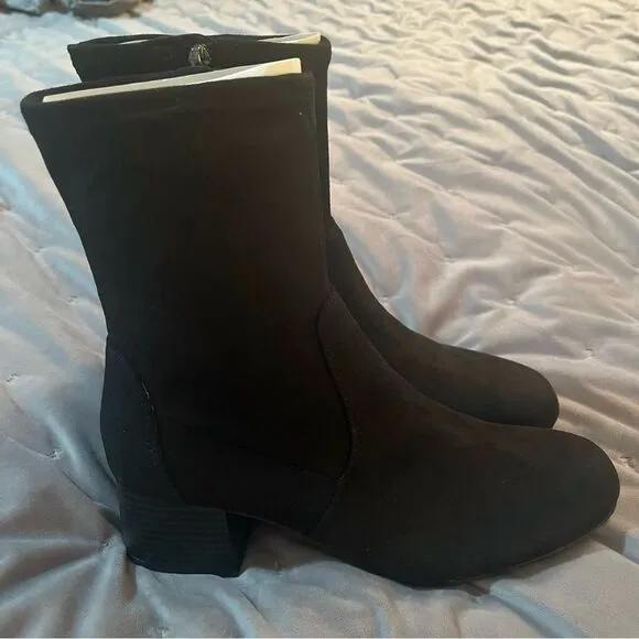 Kenneth Cole Reaction Raleigh Block Heel Ankle Bootie Black Faux Suede 7.5
