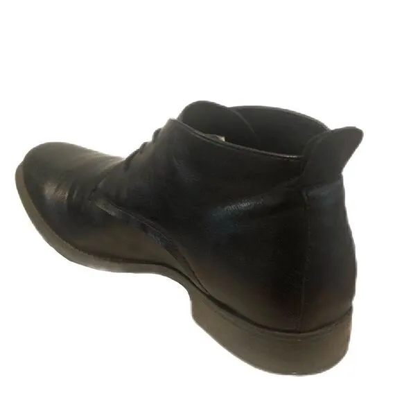 Kenneth Cole chukka boots EUC