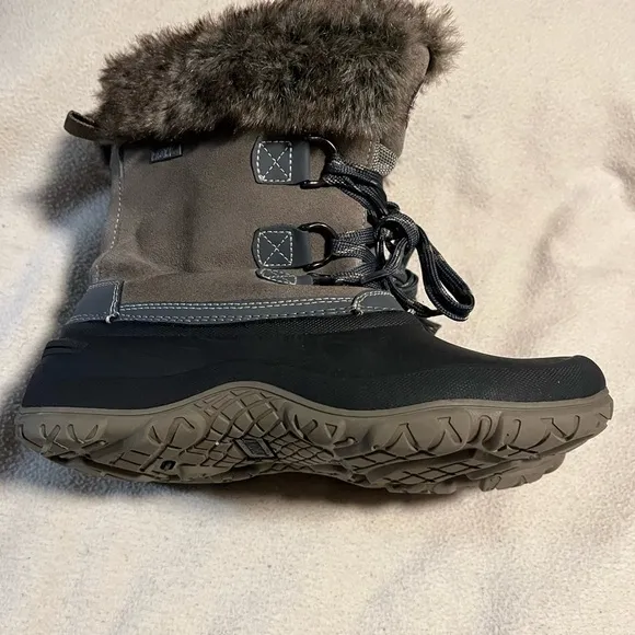 Khombu Faux Fur Trim Leather Upper Winter Boots Sz10