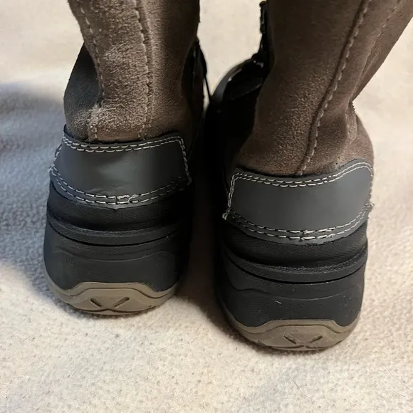 Khombu Faux Fur Trim Leather Upper Winter Boots Sz10