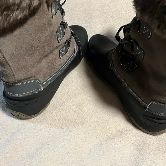 Khombu Faux Fur Trim Leather Upper Winter Boots Sz10