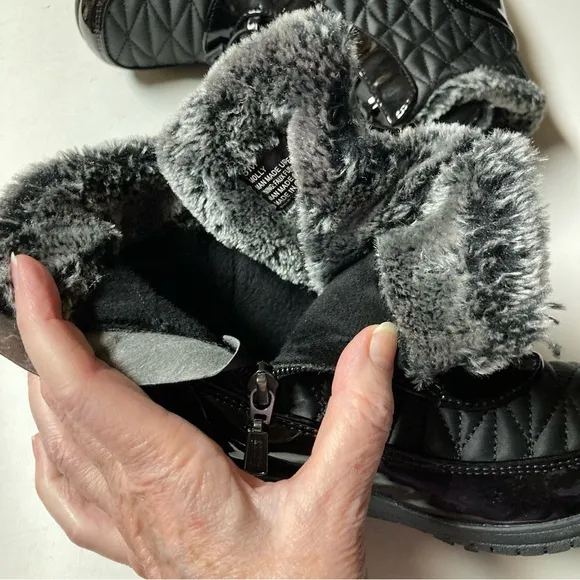 Khombu Waterproof Winter Ankle Snow Boots - Molly NWOT Size:  8M