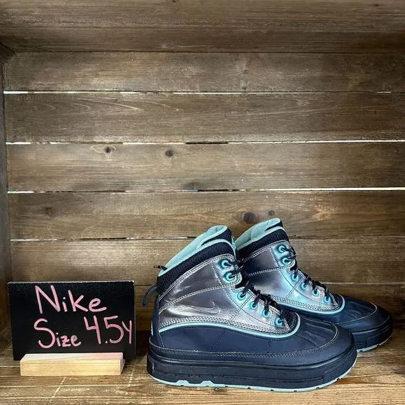 Kids Nike ACG Black Metallic Waterproof Outdoor Winter Duck Boots Size 4.5 Y GUC