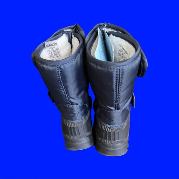 Kids snow boots NWT