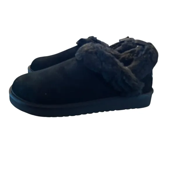 Koolaburra by Ugg Advay Slip On Shoes Black Suede  NEW Size 8