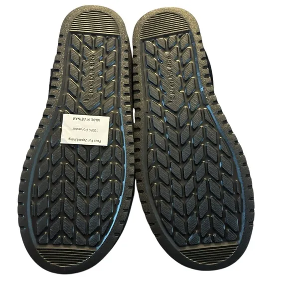 Koolaburra by Ugg Advay Slip On Shoes Black Suede  NEW Size 8