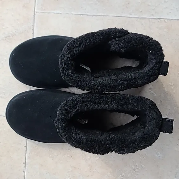 Koolaburra by UGG Faux Fur Short Suede Boots Delene Silver Buckles 11330…