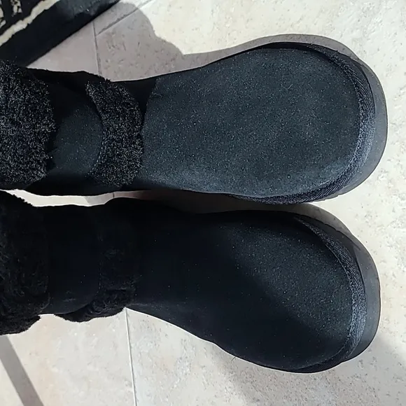 Koolaburra by UGG Faux Fur Short Suede Boots Delene Silver Buckles 11330…