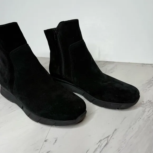 La Canadienne Vira Black Suede Winter Boot 8