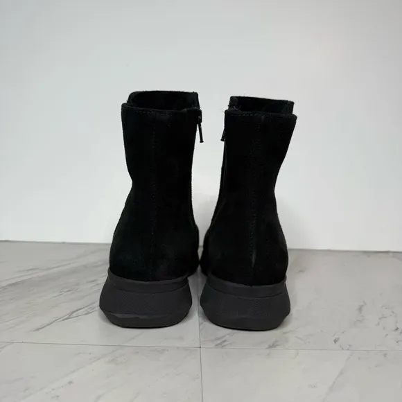La Canadienne Vira Black Suede Winter Boot 8