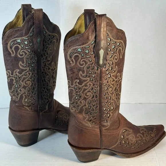 LADIES SIZE 8.5 CORRAL BOOTS