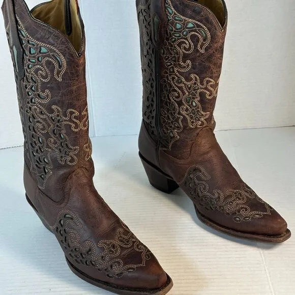 LADIES SIZE 8.5 CORRAL BOOTS