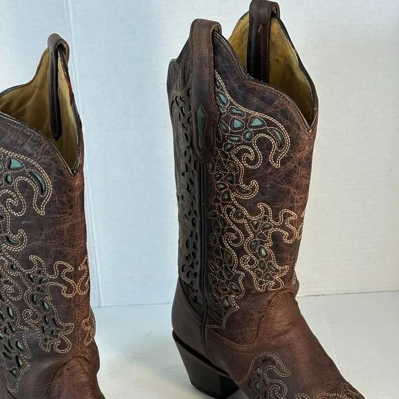 LADIES SIZE 8.5 CORRAL BOOTS