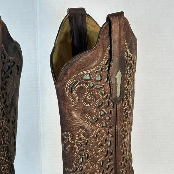 LADIES SIZE 8.5 CORRAL BOOTS